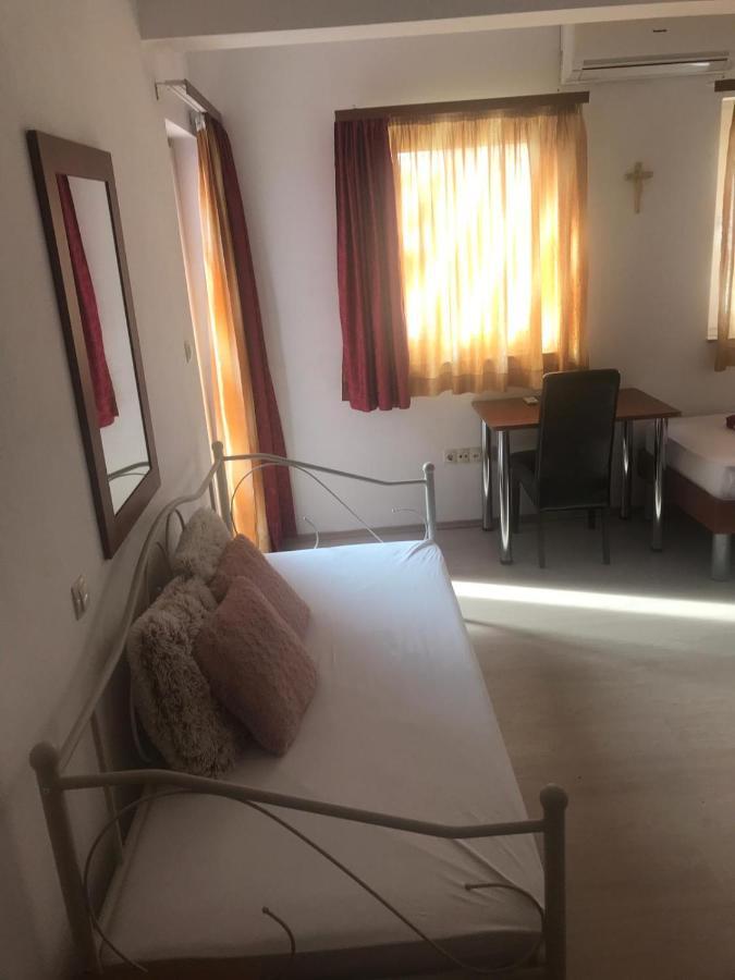 Bed and Breakfast Pansion Alfa Međugorje Esterno foto